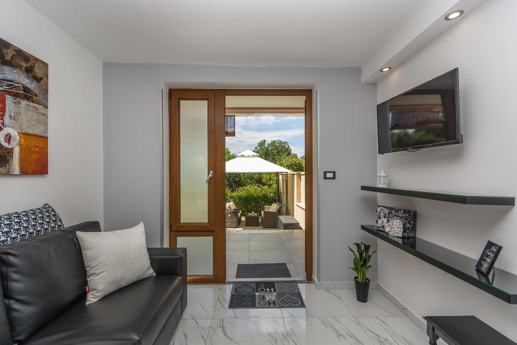 Luxury Apartments Sonja Пореч Экстерьер фото